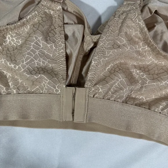 NWT $78 Chantelle [‎ 34DDD US ] C Magnifique Wirefree Bra in Nude #7001